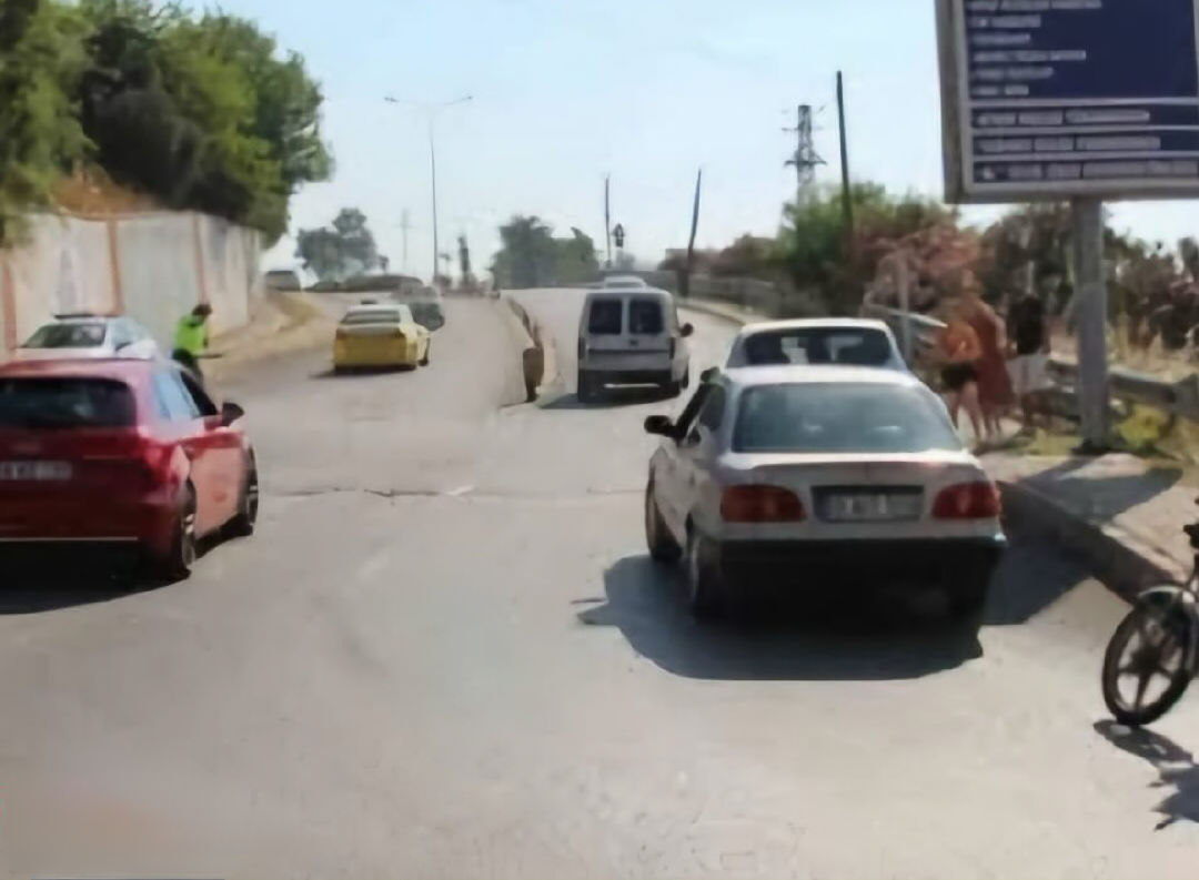 ADÜ HASTANE YOLU TEK ŞERİDE DÜŞÜYOR..! 