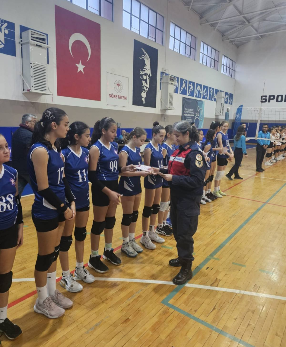 JANDARMADAN VOLEYBOL MAÇINDA KADES TANITIMI 