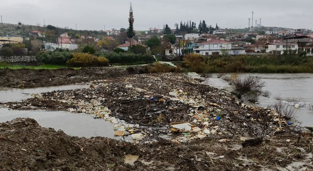 TARİHİ TAŞ KÖPRÜ FERYAT EDİYOR..! 